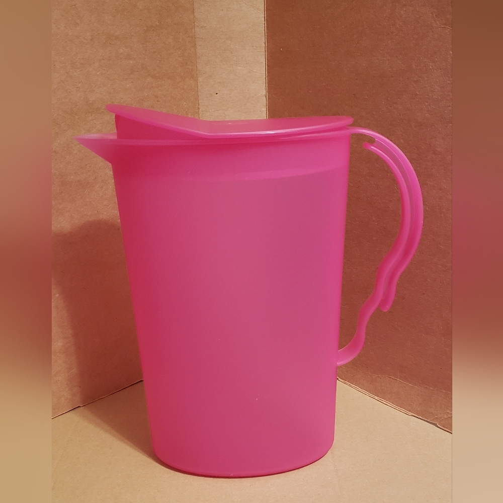 Tupperware Slim Pitcher